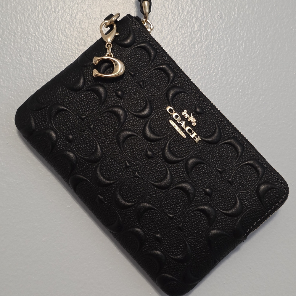 Coach  zip wristlet in signature leather Brand New